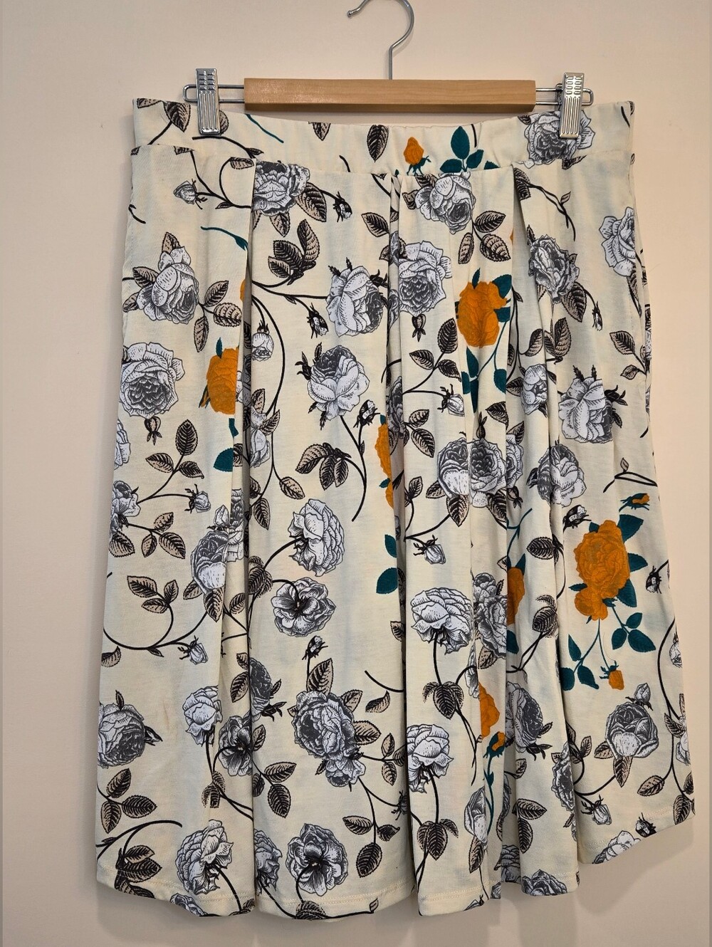 LuLaRoe Cream And Orange Floral Skirt - Size XL